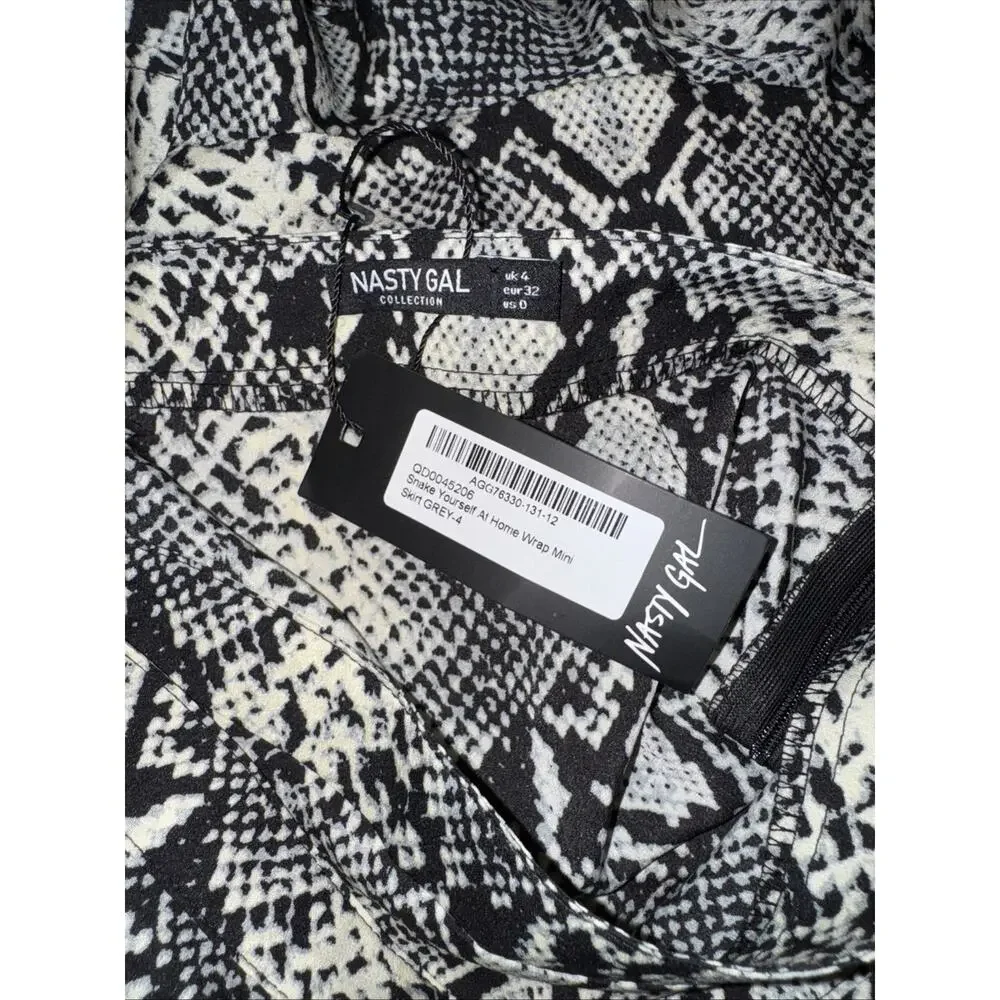 Nasty Gal Snake Yourself At Home Print Wrap Mini Skirt Size US 0